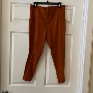 Athleta Stash Pocket 7/8 Tight - like new!
